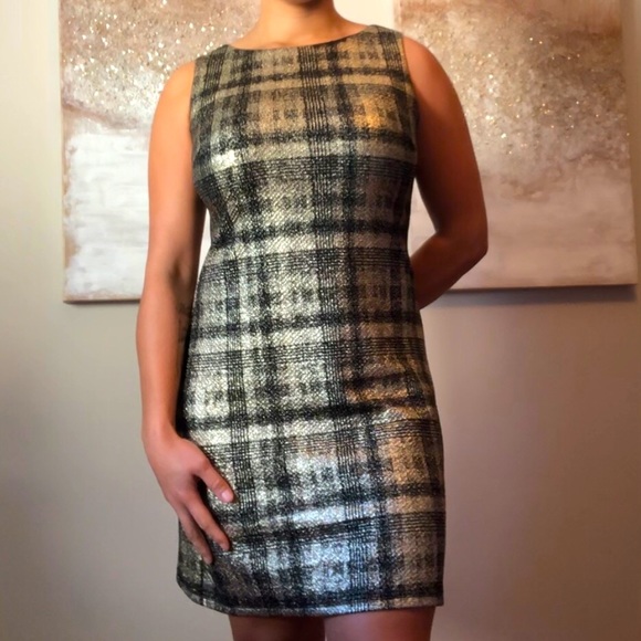 BLACK AND GOLD PLAID DRESS - Picture 2 of 6
